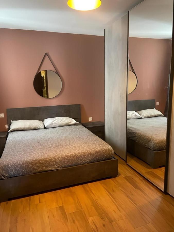 Airport Bedroom With Your Own Private Bathroom Self Check In And Self Check Out Air-condition Included * Mqabba